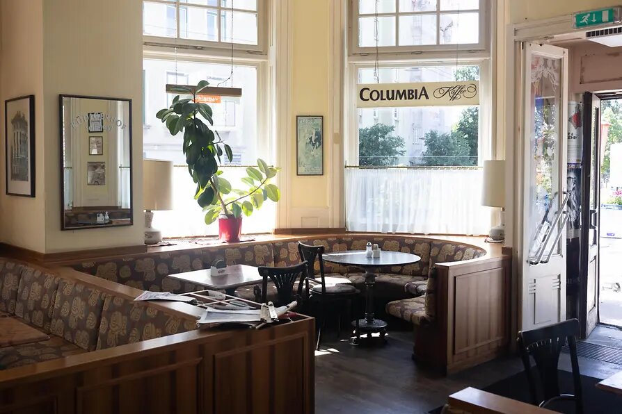 Café Columbia — Wiener Kaffeehaus im Grätzl